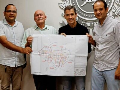 Imagem da notícia Prefeito Juvenal Consolaro e secretário estadual discutem projetos prioritários de infraestrutura para Figueirão